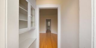 735 Hinman Avenue Gallery 4