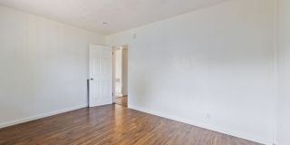 1857 W 24th St Gallery 8