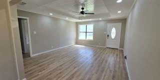 Charming Newly Remodeled Rental Home in a Quiet Neighborhood Gallery 12