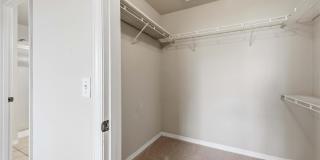 1025 VILLAGIO Circle Gallery 29