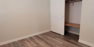 Light & bright and move in ready, updated townhome in Oakwood Villas. Gallery 17