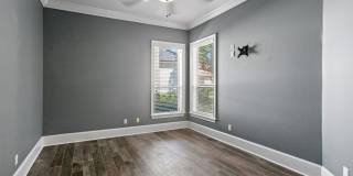 Stunning Lagoon Residence! Gallery 32