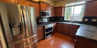 Modern Comfort Meets Convenience – A/C, New Appliances & Spacious Living Near JBLM Gallery 4