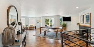 Sofi Lakeside Gallery 18