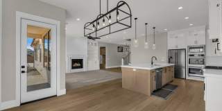 Custom 6 Bedroom Home in Great Location. Gallery 15