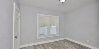 Exquisite Remodeled Retreat: 4 Bed, 1 Bath Gem in St. Petersburg Gallery 10