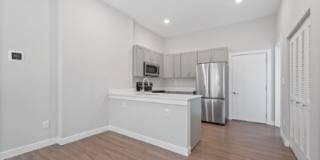1904 Linn Street - 2 Gallery 8
