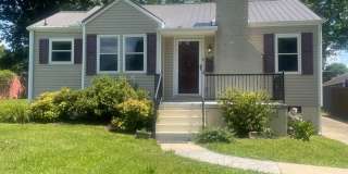 Knoxville 37920 - Very nice updated 2 bedroom home in South Knoxville for rent. - Contact Lisa Vineyard and Shannon Russell (865) 216-9334 Gallery 3
