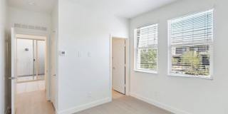Summerlin Beauty With Bed and Bath On 1st Floor Gallery 10