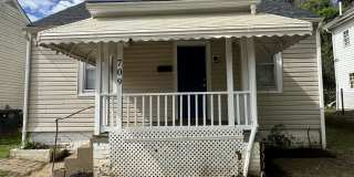 709 Jackson Street Gallery 1
