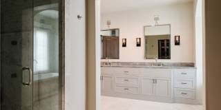 901 Pacific Avenue Gallery 24