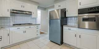 $2300 3 bed 2 bath bungalow Gallery 14
