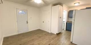Recently renovated efficiency apartment in midtown Gallery 3