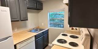 1152 Texas St.-C Gallery 1