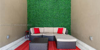 50 Biscayne Blvd Gallery 23