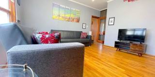 137 Oakland Street Gallery 12