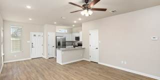Beautiful Townhome 3/2.5 Gallery 4
