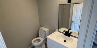 Charming Condo in the City! Gallery 7