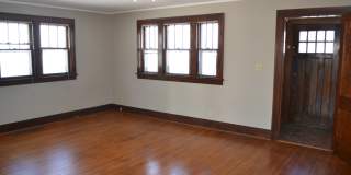 One block from USF! Huge home with 4 bedrooms! Fenced in yard Gallery 7