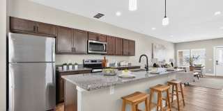 Charming 2BR Townhome in Indianapolis Gallery 7