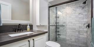 Beautiful 3 bed 2.5 baths "fully furnished" townhouse in the charming neighborhood of University Heights. Gallery 31