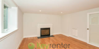 Stylish Four Bedroom Home with Hardwood Floors and Outdoor Space Gallery 14