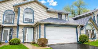 Bright Townhome with Fireplace & Nature Views Gallery 1