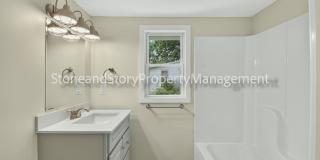 New Remodeled! 4 Bedroom 2 Bath Gallery 17