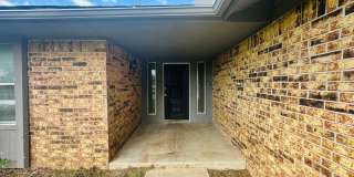 3 Bed 2 Bath Home! PLUS HUGE GARAGE CONVERSION ROOM! Gallery 5