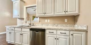 3 BD, 2 BA Home in Wilson Gallery 9