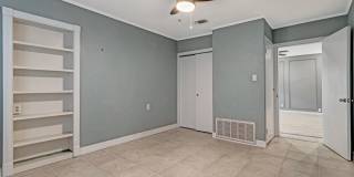 3-BEDROOM IN ALAMO HEIGHTS W/ POOL Gallery 20