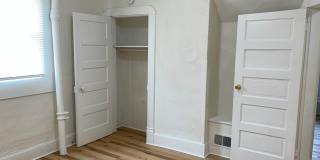 2002 1/2 Shelby Street Gallery 12