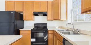 Spacious 3 Bedroom, 2.5 Bath Townhome in Spring Grove School District! Gallery 1