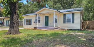 AVAILABLE NOW – HALF OFF FIRST MONTH’S RENT! Gallery 1