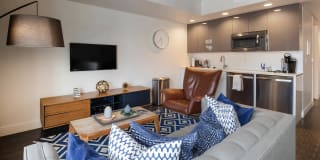 EVIVA On Cherokee Gallery 35