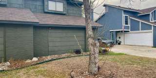 Renovated 2 Bedroom Duplex with Garage Near Airport and North Star Mall Gallery 3