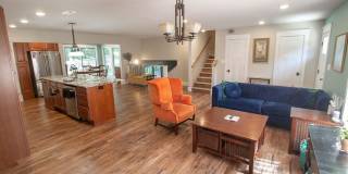 Modern 4bd Home - Fully Furnished Utilities Included Gallery 5