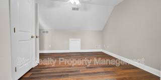 364 Prospect St Gallery 49