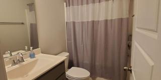 Room in 3 Bedroom Townhome at Metropolitan Dr Gallery 14
