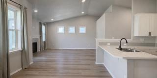 SOUTHRIDGE HOME! Modern Comfort Meets Everyday Convenience! Gallery 5