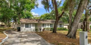 3/1 Home With A Detached 1/1 Bd In-Law Suite And Detached Airconditioned Metal Storage Gallery 1