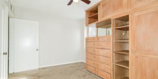 1086 Wilshire Avenue Gallery 17