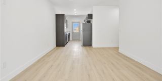 2001 S Dandelion Street Gallery 8