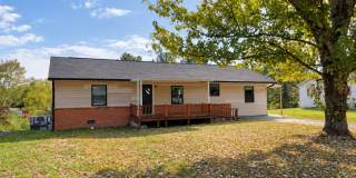 Single-Level 3 Bedroom Home with Hardwood Floors, Stainless Appliances, and Backyard in Crossville Gallery 1