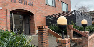 LIVE IN THE HEART OF GREEN LAKE SEATTLE'S MOST ICONIC PARK Gallery 21