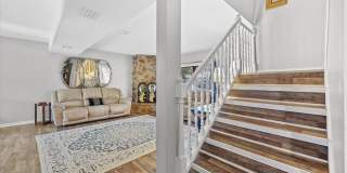 3345 E Lloyd St Gallery 15