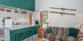 Warrior's Mark Condo! Walk to town and on the bus route! Gallery 1