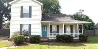 ** 4 bed 2.5 bath located in Dalraida ** Call 334-366-9198 to schedule a self showing Gallery 1