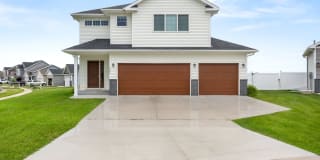 4 Bed 2.5 Bath Single Family Home Gallery 1