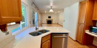 Stunning 4 Bedroom/2.5 bath- Move-In Ready Home with Private Backyard Stunning 4 Bedroom/2.5 bath- Move-In Ready Home with Private Backyard Gallery 9